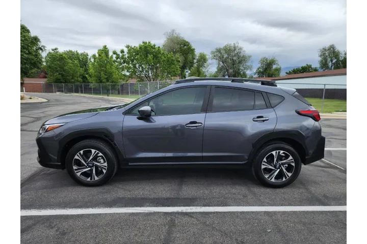 $23700 : 2025 Crosstrek Premium image 6