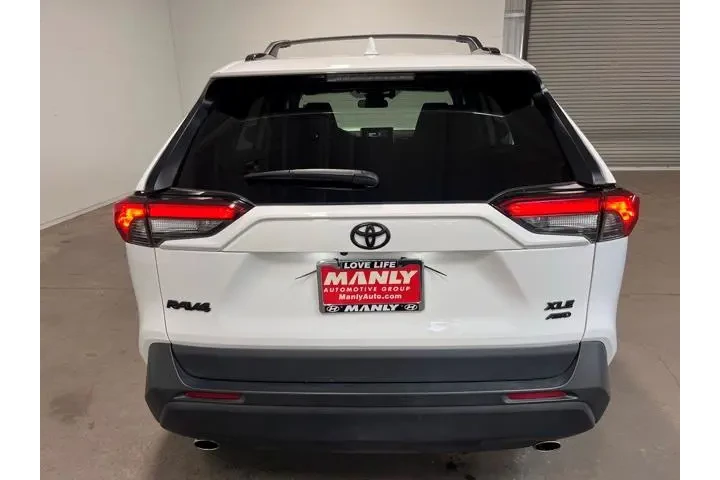$29964 : Toyota RAV4 2023 AWD XLE 4dr image 4