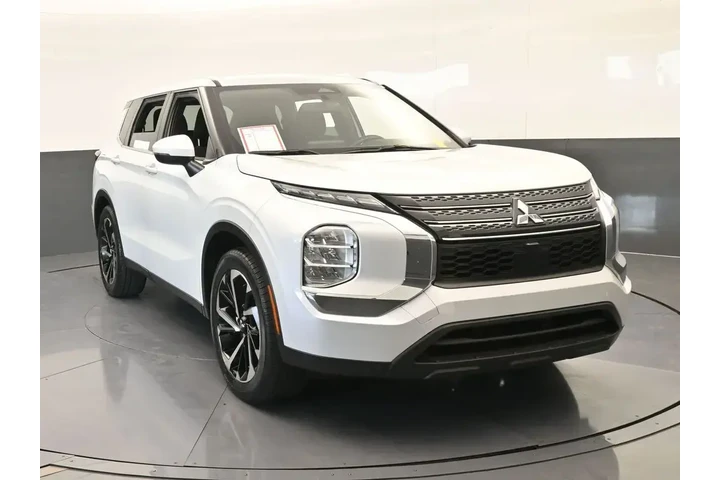 $15991 : Mitsubishi Outlander 2022 ES image 9