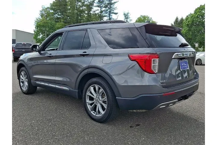 $34988 : Ford Explorer 2023 AWD XLT 4 image 4
