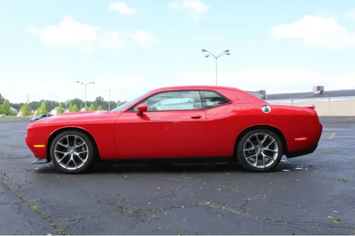 2022 Challenger GT image 4