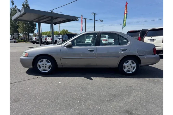 $5998 : 2001 Altima GLE image 10