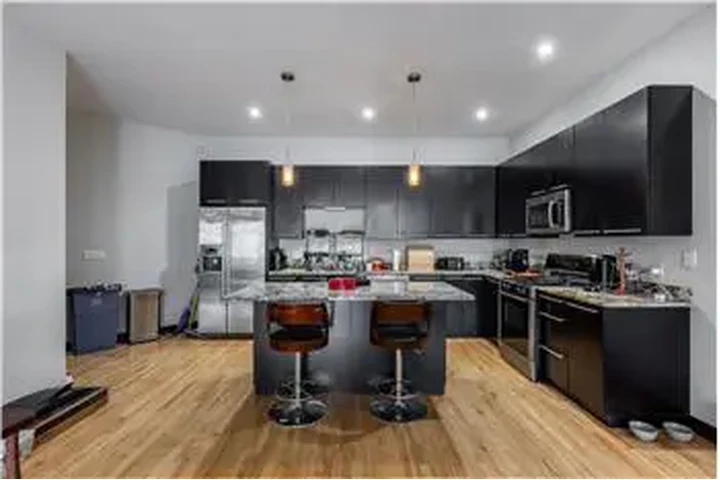 $3600 : Rental property with 2 bedro image 1