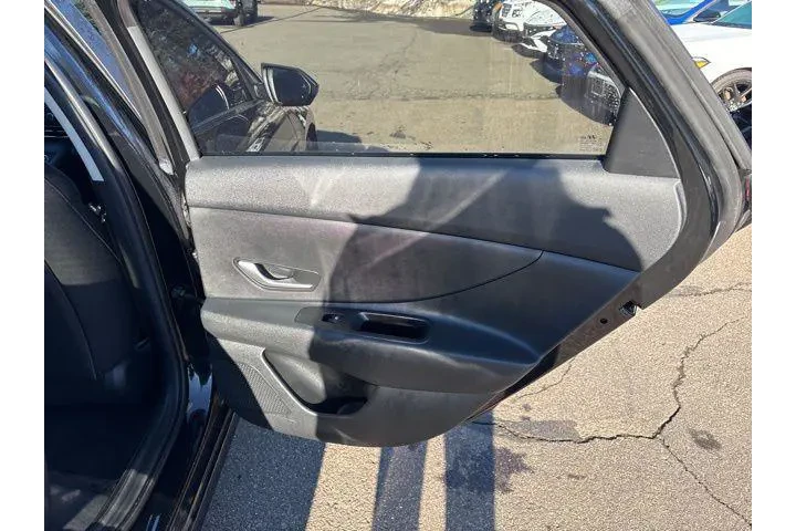 $18000 : Hyundai ELANTRA 2023 SE 4dr image 9