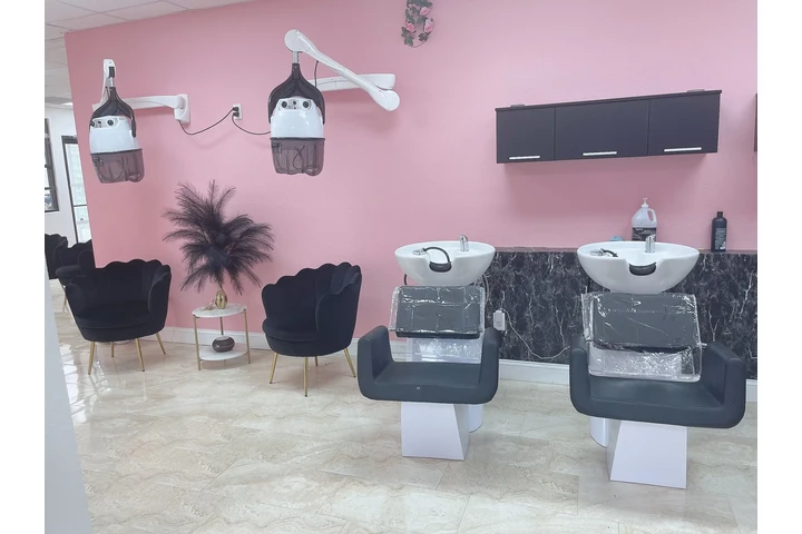 Se Busca Peluquera Profesio image 2