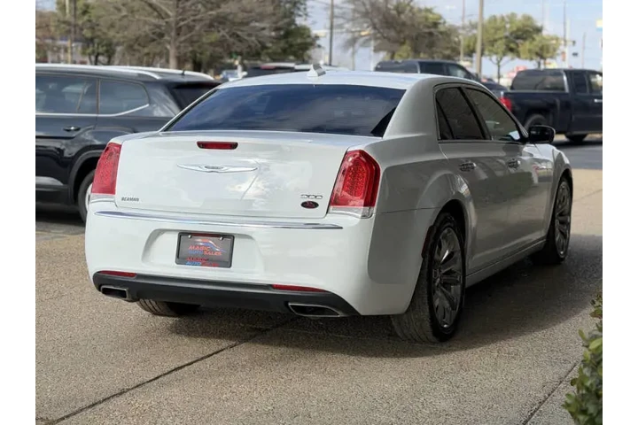 $19999 : 2019 300 Limited image 9