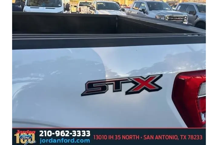 $27237 : Ford F-150 2021 4x2 XL 4dr S image 5