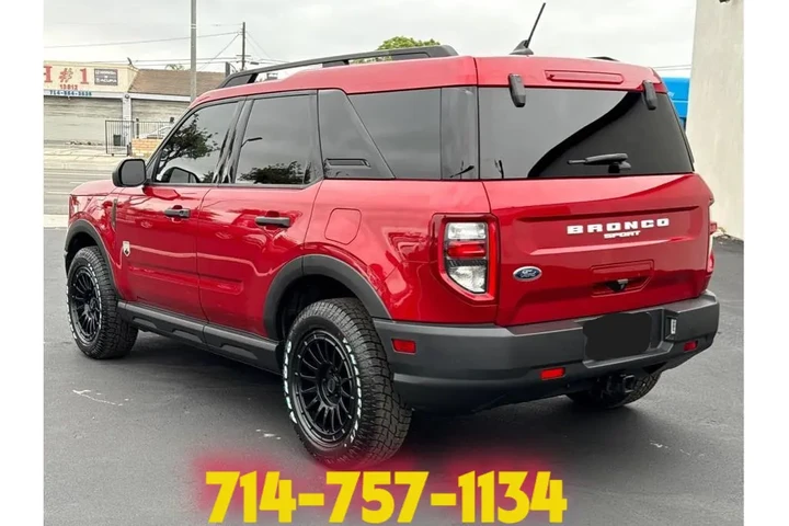 2021 Ford Bronco Sport image 3