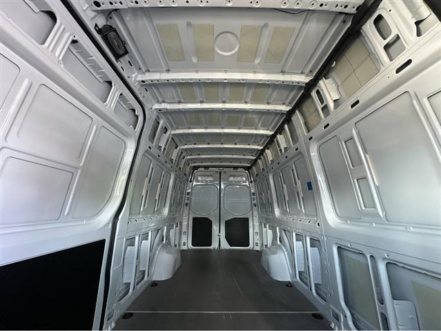 $42997 : 2023 Sprinter Cargo Van 2500 image 9