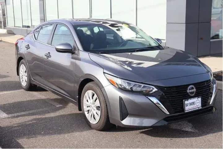 $18347 : Nissan Sentra 2025 S 4dr Sed image 3