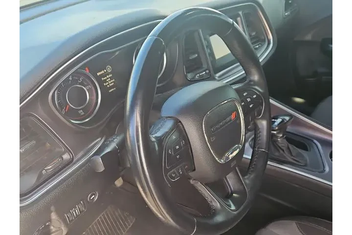 $12500 : Dodge Challenger 2015 SXT 2d image 2