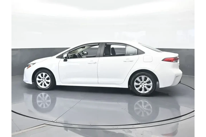 $17476 : Toyota Corolla 2024 LE 4dr S image 3