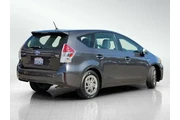 $14812 : Toyota Prius v 2017 Two 4dr thumbnail