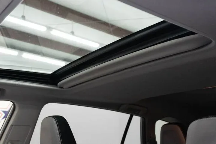 $19754 : Toyota RAV4 2018 XLE 4dr SUV image 4