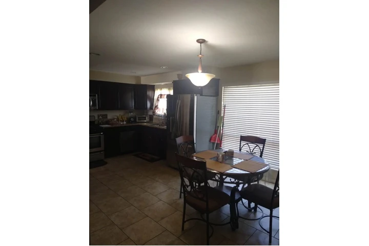 $750 : Private room for rent image 5