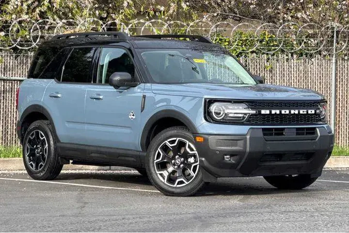 $30650 : Ford Bronco Sport 2025 AWD O image 2