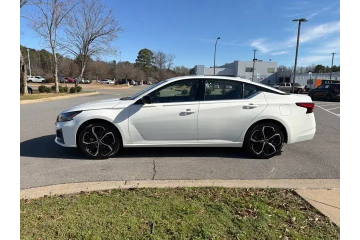 $21810 : Nissan Altima 2025 2.5 SR 4d image 4