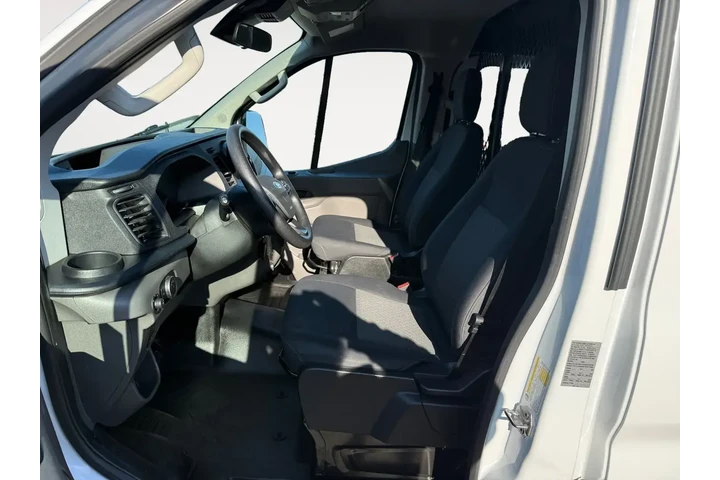 $32321 : Ford Transit 2024 250 3dr SW image 10