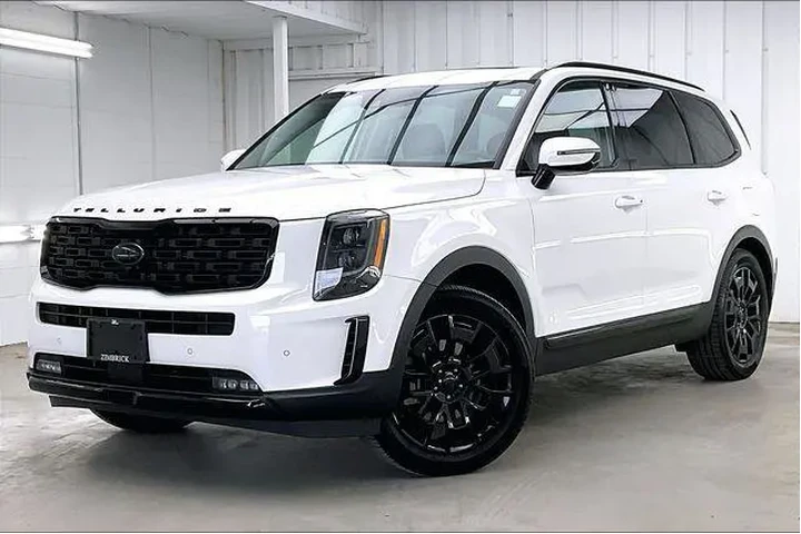 $27990 : Kia Telluride 2021 AWD SX 4d image 2