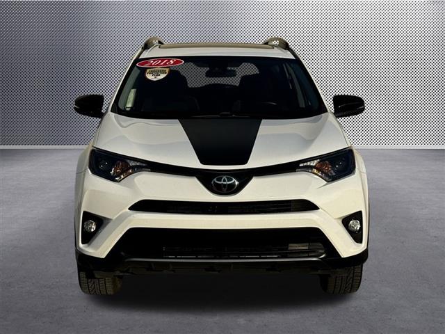 $21747 : 2018 RAV4 XLE image 2