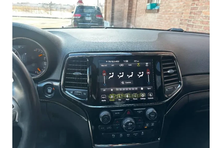 $16000 : 2020 Grand Cherokee Limited X image 8