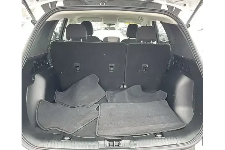 $17950 : Ford Escape 2022 S 4dr SUV image 10