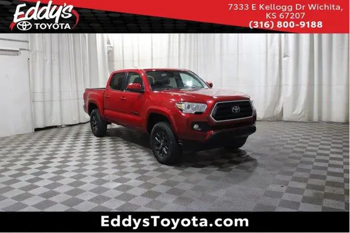 $38482 : Toyota Tacoma 2023 4x4 SR5 V image 1
