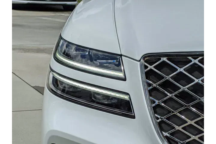 $28410 : Genesis G80 2021 AWD 2.5T 4d image 9