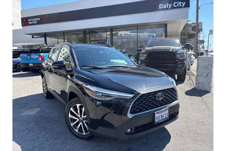 $29388 : Toyota Corolla Cross 2025 XL image 1