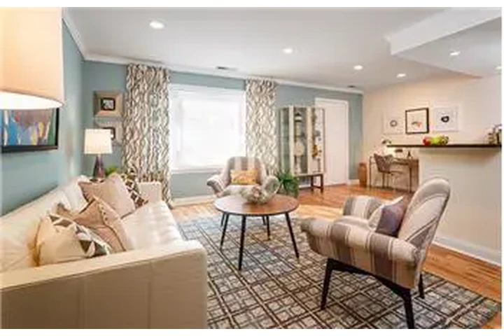 $2995 : Rental property with 1 bedro image 3