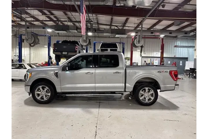 $32385 : Ford F-150 2021 4x4 XLT 4dr image 9