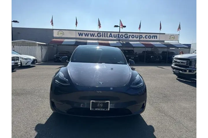 $29950 : Tesla Model Y 2023 AWD Long image 3