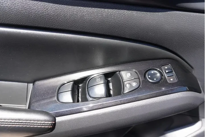 $22988 : Nissan Altima 2024 2.5 SR 4d image 9