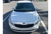 $8392 : Kia Forte 2017 LX 4dr Sedan thumbnail