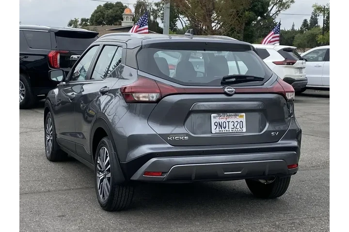 $18999 : Nissan Kicks 2024 SV 4dr Cro image 4
