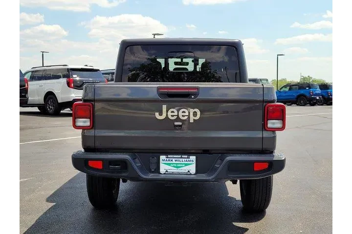 $30395 : Jeep Gladiator 2023 4x4 Over image 4