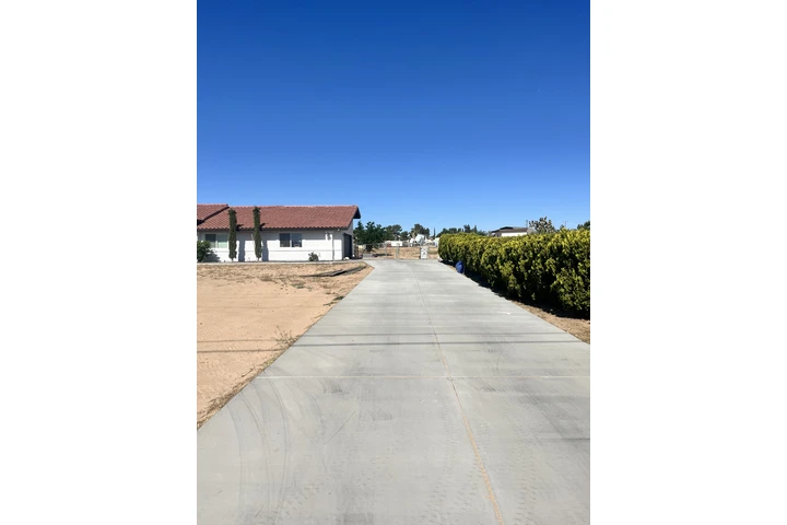 $2800 : Casa de renta Hesperia image 1