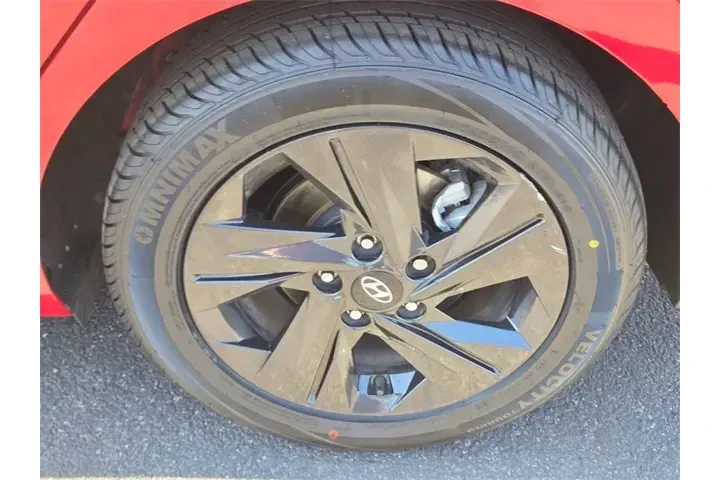 $16175 : Hyundai ELANTRA 2021 SEL 4dr image 10