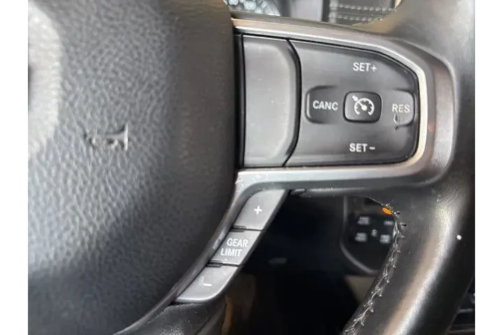 $38225 : Ram 1500 2022 4x4 Laramie 4d image 10