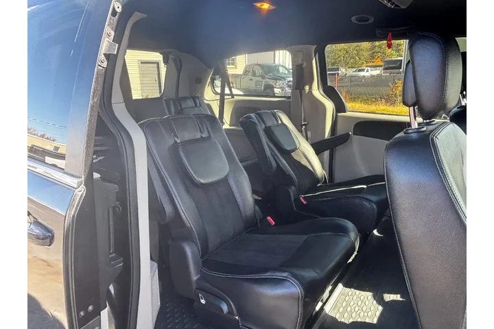 $16995 : 2019 Grand Caravan image 7