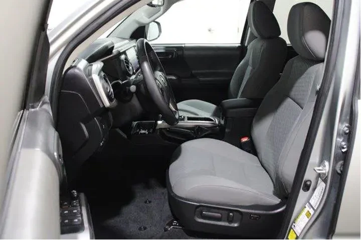$39899 : Toyota Tacoma 2023 4x4 TRD P image 2