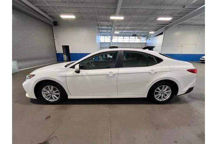 $26573 : Toyota Camry 2025 LE 4dr Sed image 6