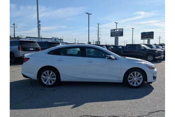 $17995 : Chevrolet Malibu 2023 LT 4dr image 4