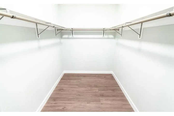 $1885 : Beautiful 2BED 1BA Apt in LA image 4