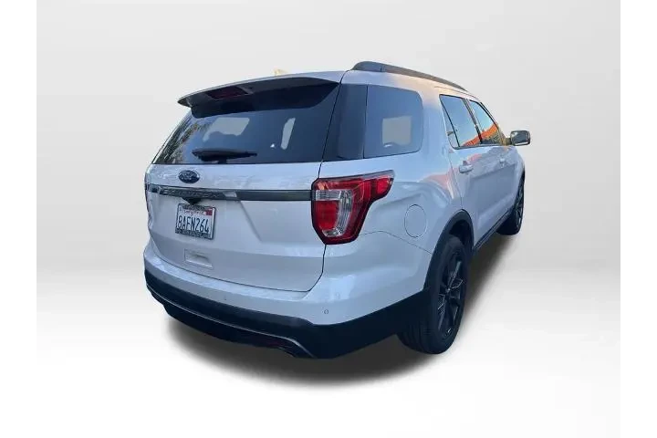 $13301 : Ford Explorer 2017 XLT 4dr S image 4