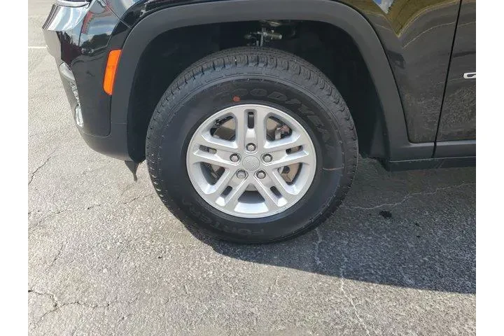 $33995 : Jeep Grand Cherokee 2025 4x2 image 5