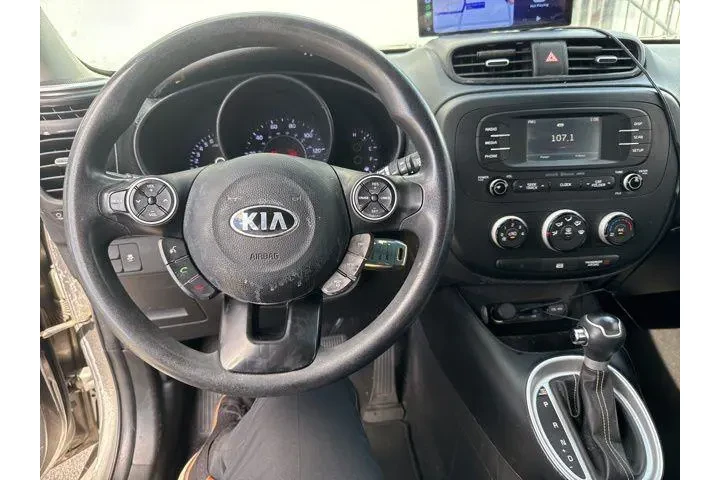 $9991 : Kia Soul 2016 + 4dr Crossove image 6