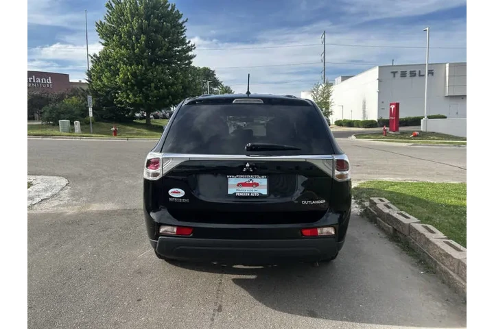 $5990 : 2014 Outlander SE image 5