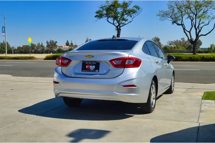 $9995 : Used 2017 Cruze 4dr Sdn Auto image 5