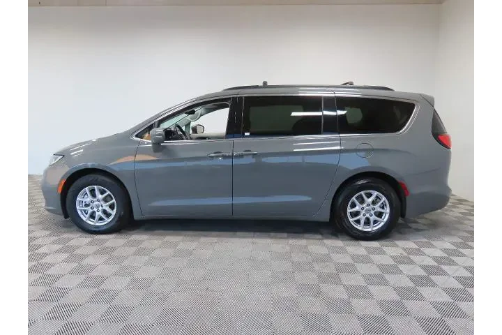 $23995 : Chrysler Pacifica 2022 Touri image 10